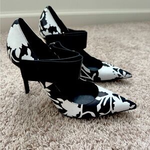 Michael Kors collection black/white heels size 37 1/2